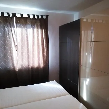 公寓 Elegantny Apartman 多纳瓦利